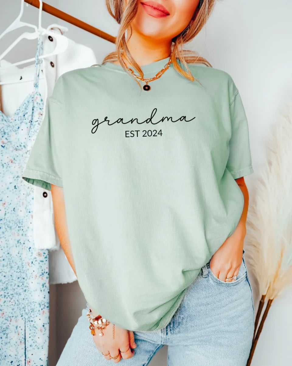 Grandma Era - Gift for Grandma - Personalized T-Shirt