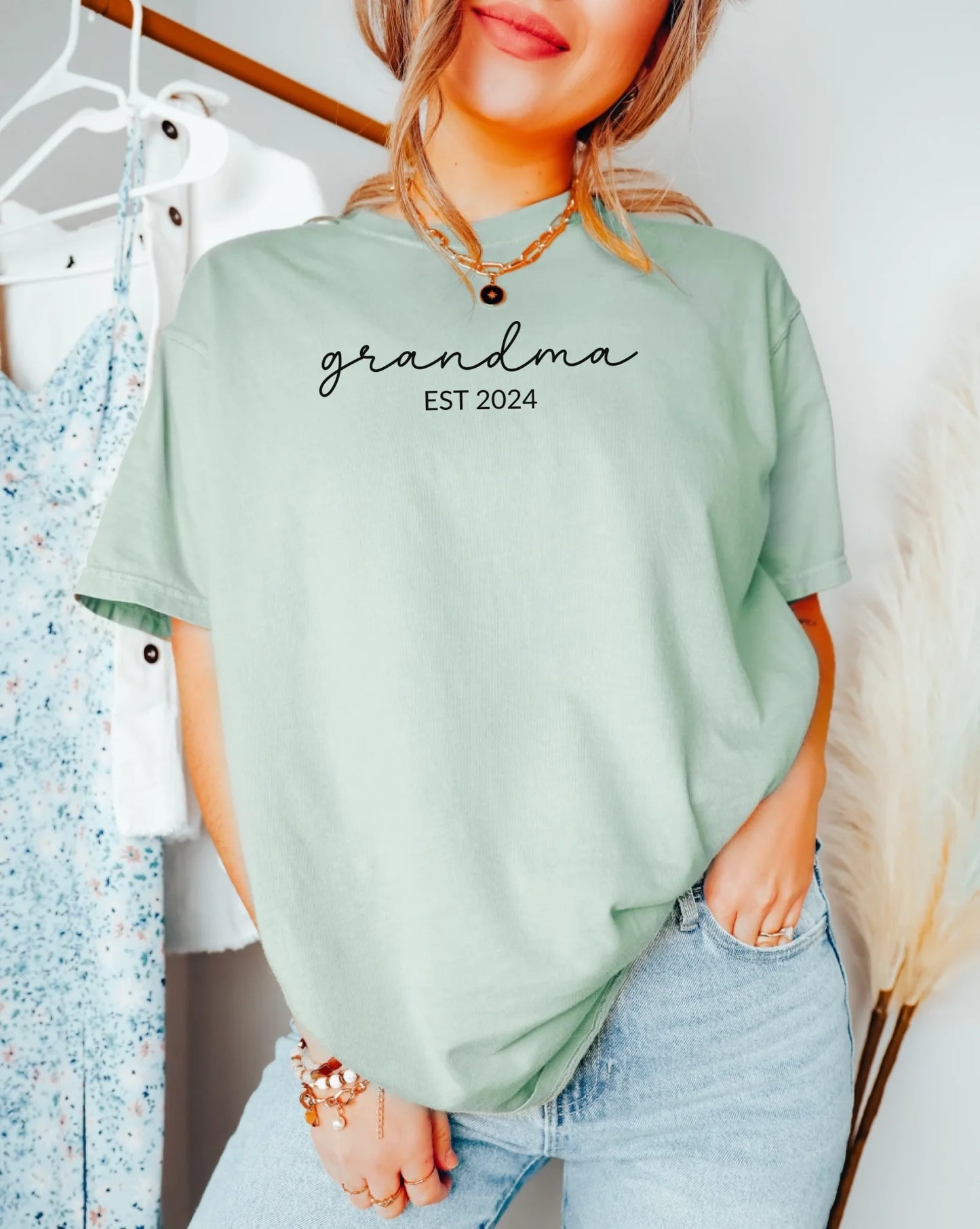 Grandma Era - Gift for Grandma - Personalized T-Shirt