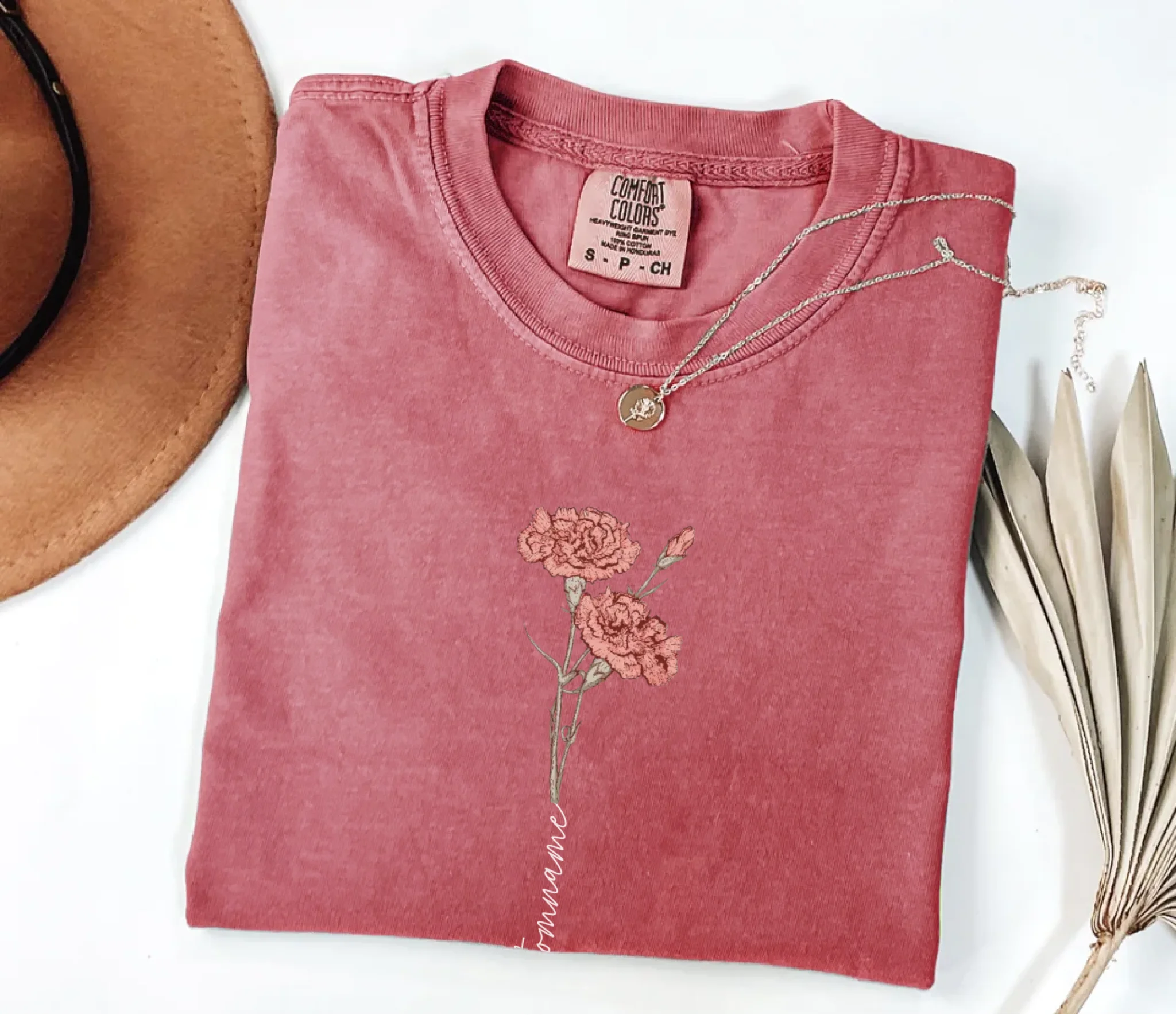 Mama's Vintage Birth Month Flower  - Gift for Mom - Personalized T-Shirt